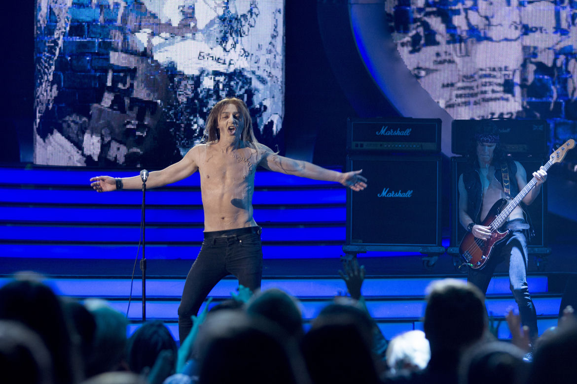 Twoja Twarz Brzmi Znajomo: Marcin Przybylski jako przerażający Iggy Pop!