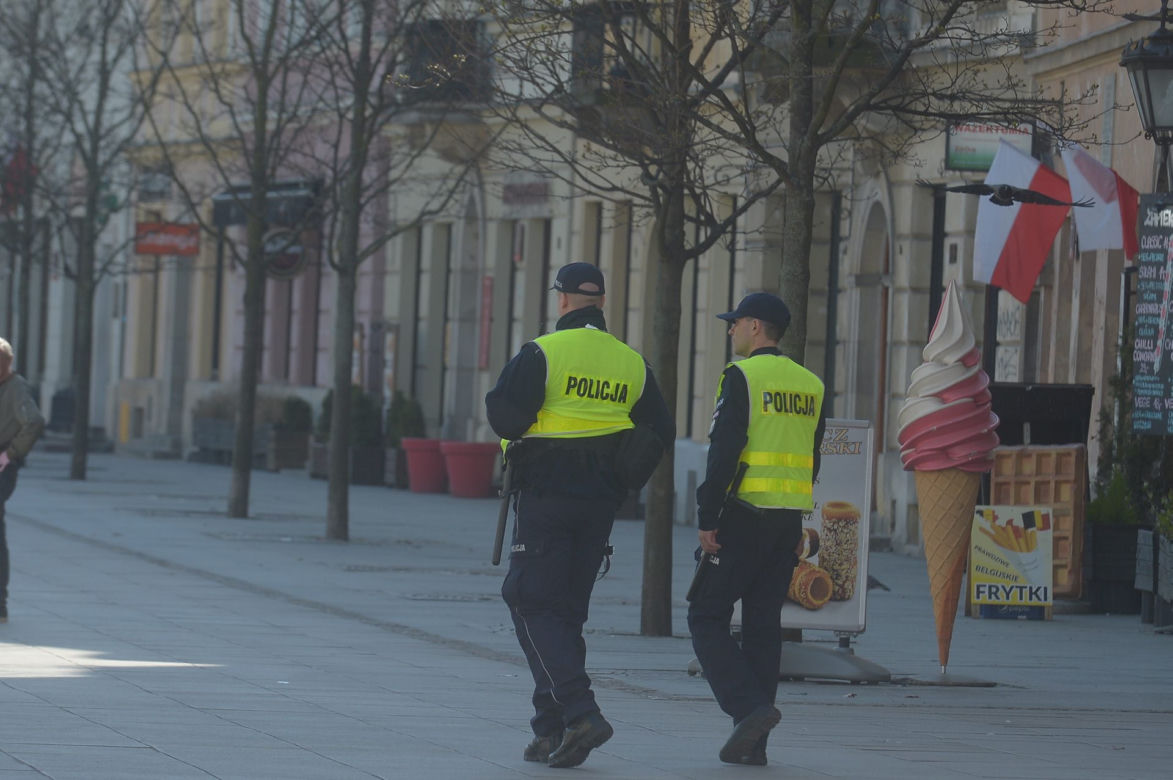 Wojsko opanowuje Warszawę