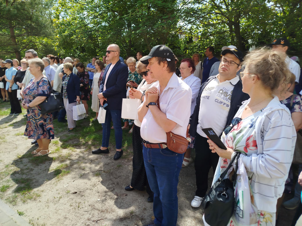 Przez lata ŚDS w Siedlcach działał w dwóch lokalizacjach, teraz już oficjalnie funkcjonuje w jednym miejscu, w budynkach dostosowanych do potrzeb osób z niepełnosprawnościami. 