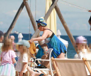 Justyna Sieńczyłło na plaży