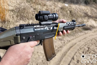 Karabin SIG 553 - niezawodność Kałasznikowa w szwajcarskim wydaniu