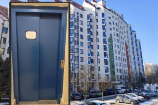 Winda grozy runęła z kobietą w dół. Nowe fakty