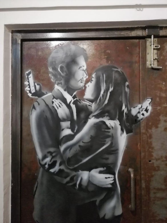 Ferie w Krakowie? Wystawę Banksy'ego, najbardziej tajemniczego artysty na świecie, koniecznie trzeba zobaczyć