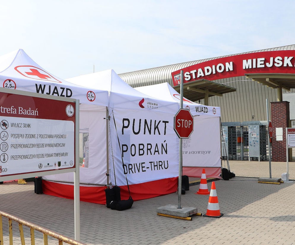 Punkt drive-thru wraca do Kalisza. Dla kogo BEZPŁATNE badania na obecność wirusa?