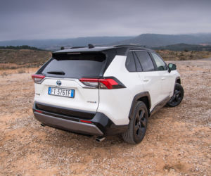 Toyota RAV4 2.5 Hybrid Dynamic Force 218 KM FWD e-CVT Selection