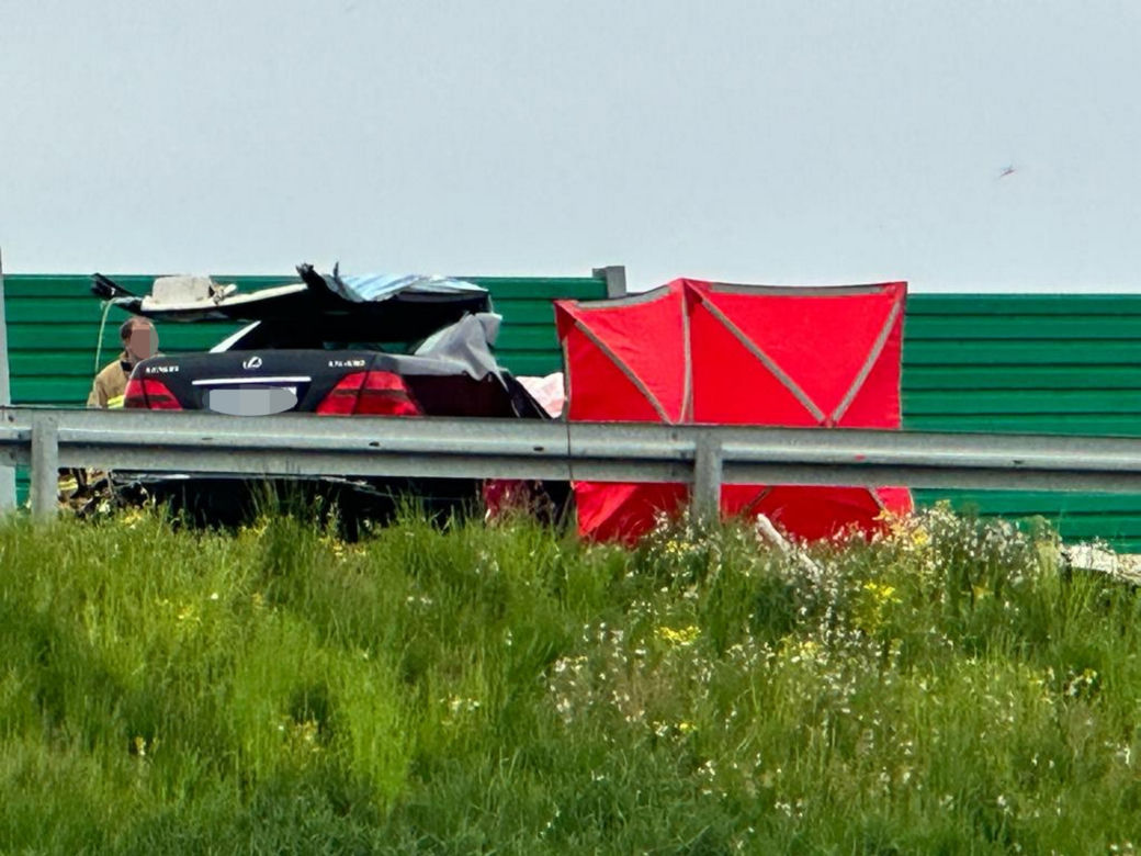Tragiczny wypadek w Lubicach. Audi i Lexus roztrzaskane. 26-latka zginęła na miejscu