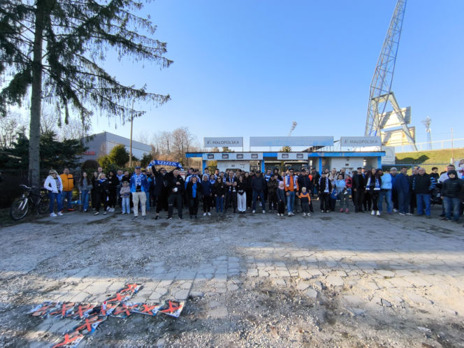 Smutny dzień dla tarnowskiego żużla. Kibice żegnają Unię Tarnów