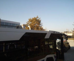 Kraków. Pasażerka na gapę złapana przez straż miejską. Jechała na dachu autobusu