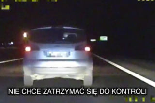 Uciekał przed policją, wyrzucił sejf z pieniędzmi! Sensacyjny pościg pod Warszawą. W tle usiłowanie zabójstwa