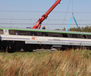 Miejsce katastrofy kolejowej. Pasażerowie opowiedzieli nam, co działo się tuż po zderzeniu z ciężarówką
