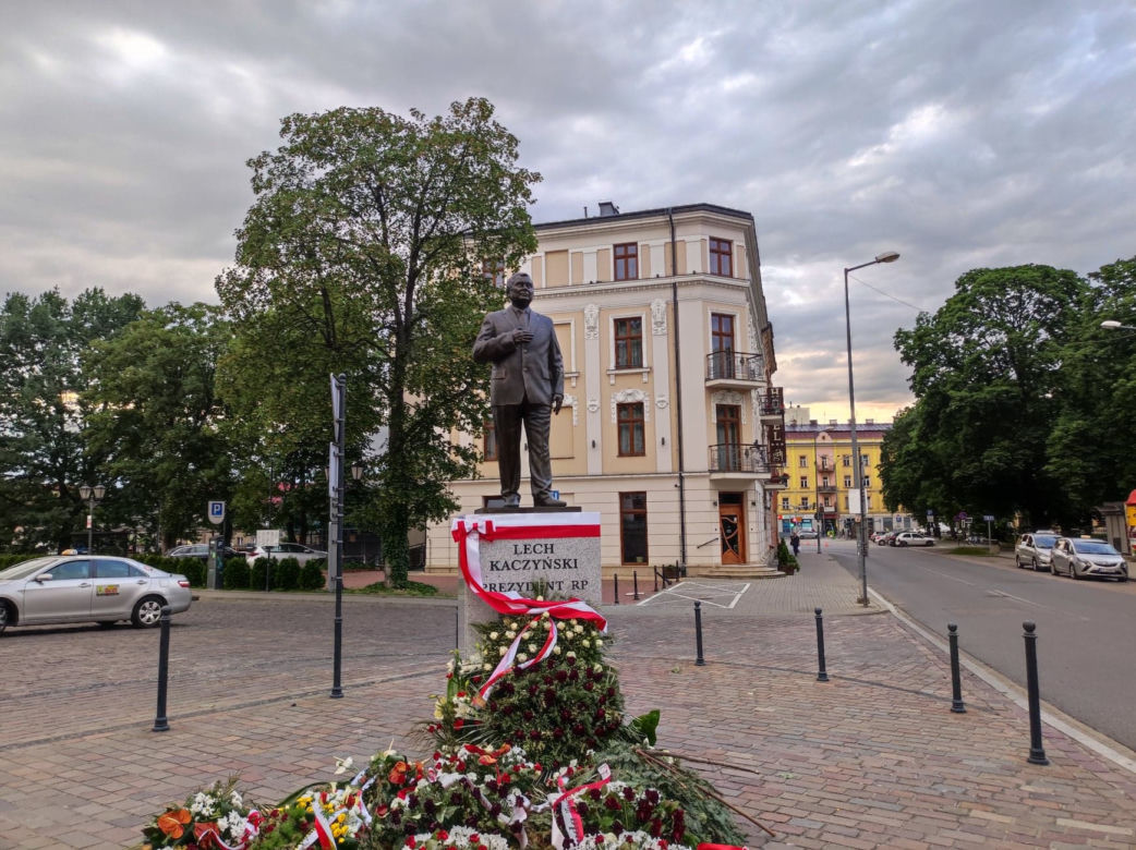 Pomnik Lecha Kaczyńskiego w Tarnowie nie jest pomnikiem? Zaskakujący zwrot akcji