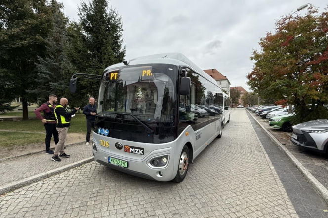 Autobus MIDI