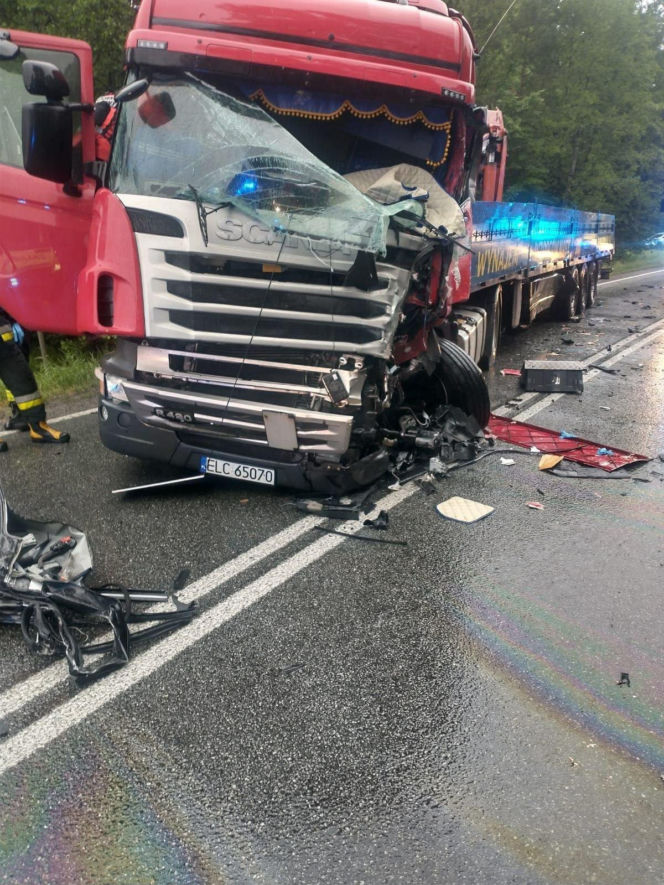Drogowy koszmar pod Łowiczem. Jedna osoba nie żyje, poszkodowanych jest więcej