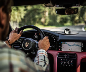 Wojciech Modest Amaro jeździ nowym Porsche Taycan