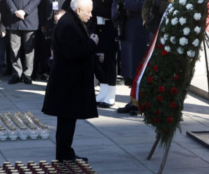 Rocznica katastrofy smoleńskiej. Prezydent Nawrocki uczcił pamięć zmarłych