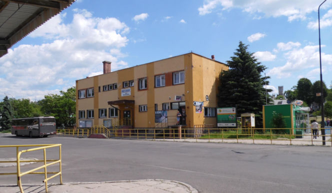 To jedno z najstarszych miast w województwie łódzkim. Zachwyca nietuzinkowym rynkiem