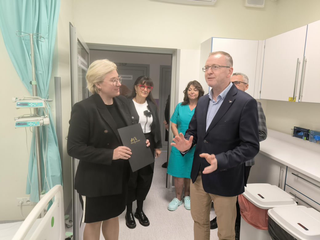 Szpital w Lesznie z darami od powiatu