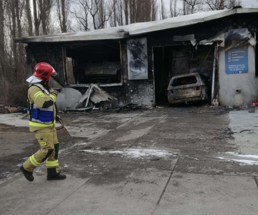 Straszliwy pożar strawił warsztat samochodowy! Rodzina z Sosnowca prosi o pomoc 