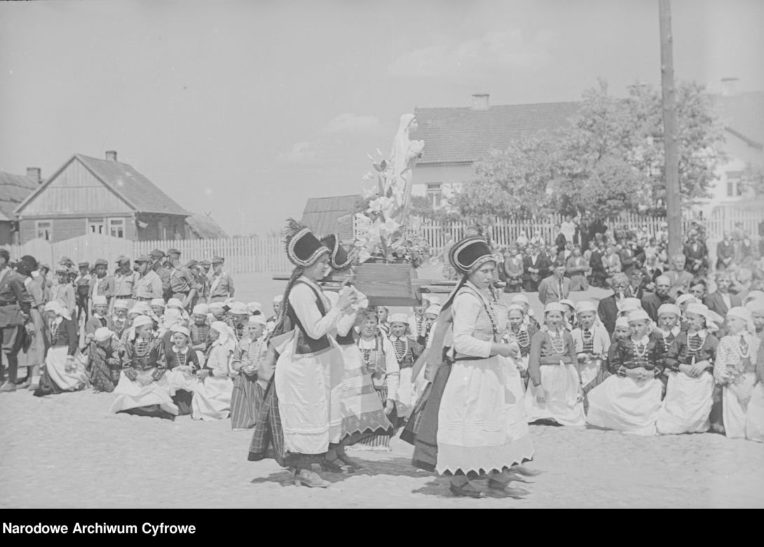 Tak wyglądało Boże Ciało na Kurpiach w 1937 roku. Te zdjęcia to prawdziwa podróż w czasie