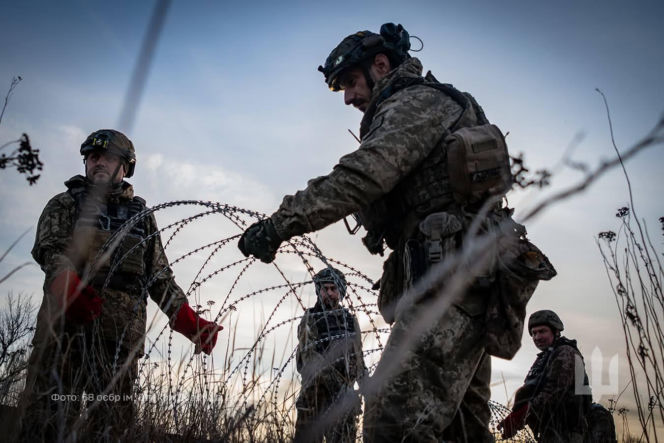 Cztery lata pełnoskalowej wojny na Ukrainie. Dr Kozubel: „Bolesny kompromis będzie końcem kariery politycznej Zełenskiego”