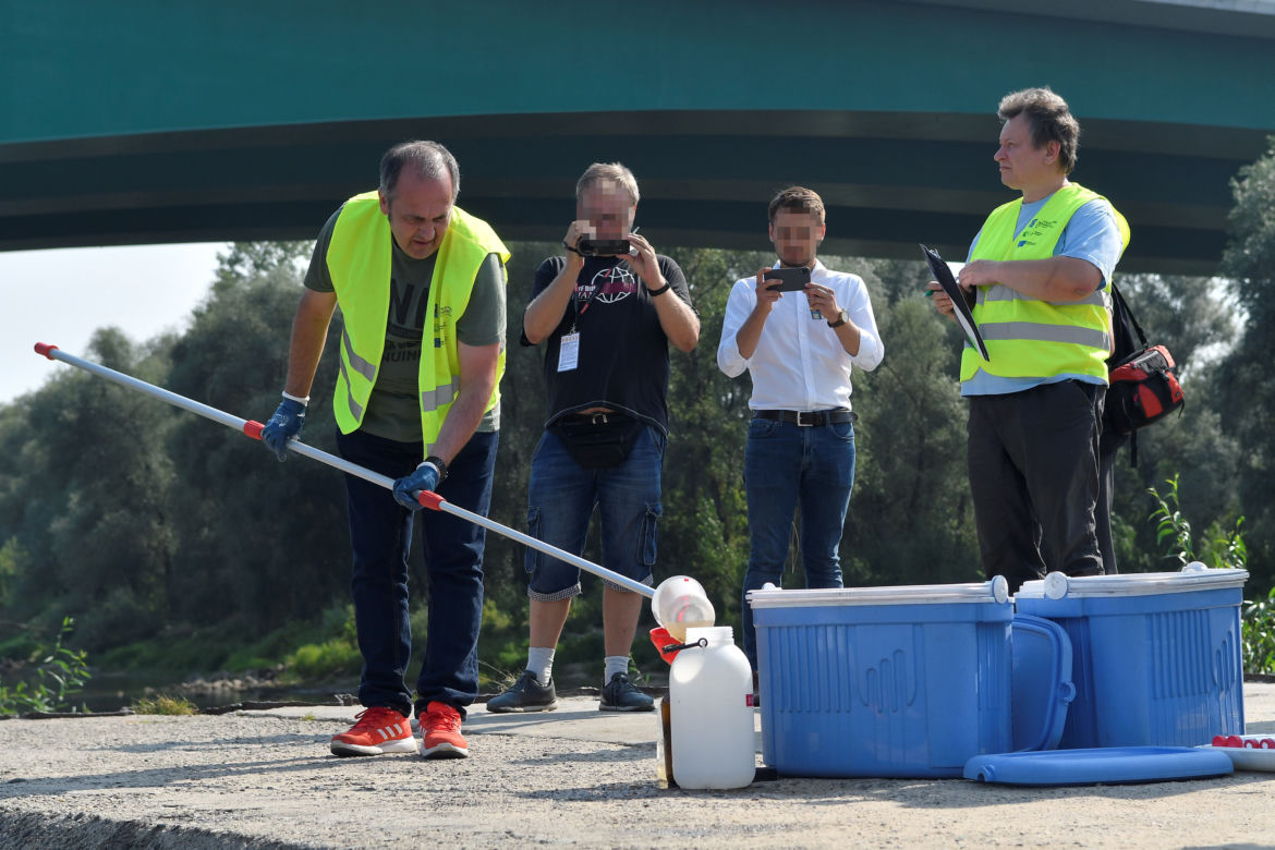 Ścieki będą płynąć kilka tygodni