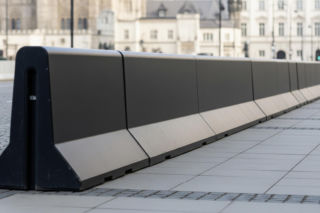 Trakt Królewski bezpieczniejszy. Czym są nowe bariery antyterrorystyczne?