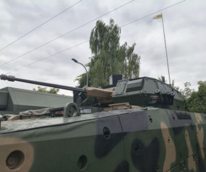 Armaty Bushmaster z polskiej fabryki. Huta Stalowa Wola i Northrop Grumman podpisały strategiczne porozumienie