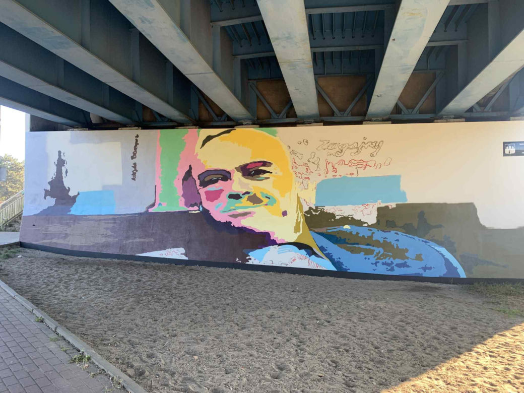 Nowy mural w Bydgoszczy. Stanisław Tym upamiętniony w przestrzeni miejskiej
