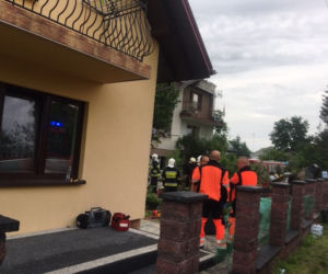 Chodel: WYBUCH GAZU w domu. W środku było siedem osób! TRWA AKCJA RATOWNICZA