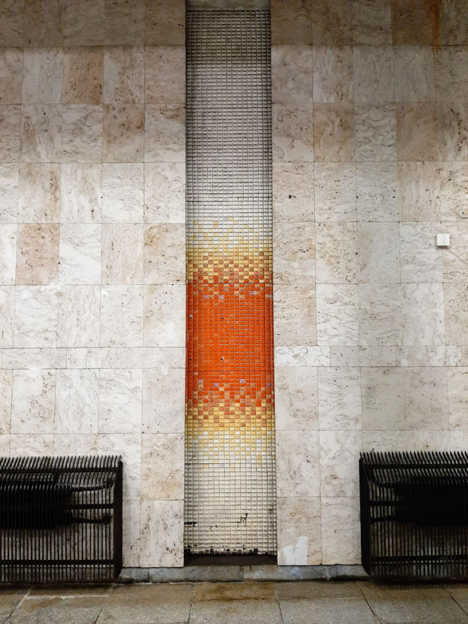 Moizaiki Wojciecha Fangora na dworcu Warszawa Śródmieście