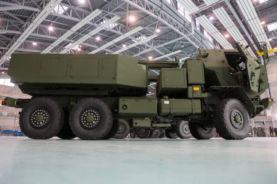 Pierwsze wyrzutnie rakiet HIMARS są w Polsce. Trafią do 16 Dywizji Zmechanizowanej [ZDJĘCIA]