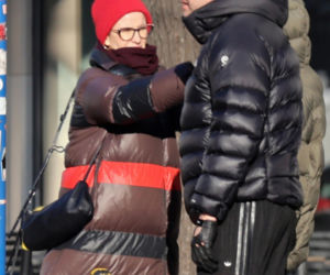 Tomasz Karolak  i Viola Kołakowska na spacerze