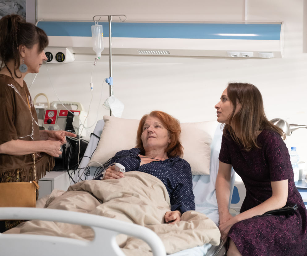 Na Wspólnej, odcinek 2757. Joanna (Anna Cieślak), Krystyna (Maria Winiarska), Anna (Agnieszka Suchora)