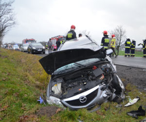 Zderzenie 3 osobówek na dk 74. Droga CAŁKOWICIE ZABLOKOWANA!