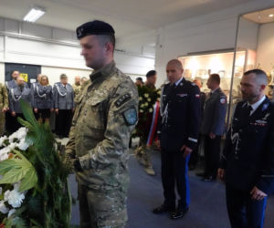 Policjanci opłakują śmierć antyterrorysty. Zginął w wybuchu na stacji paliw na Pradze