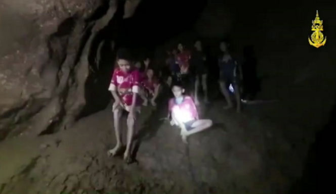 Mlodzi piłkarze zaginieni w jaskini odnalezieni po dziewięciu dniach