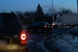 PRZELECIAŁ boczkiem całe RONDO! Karma szybko go DOPADŁA - WIDEO