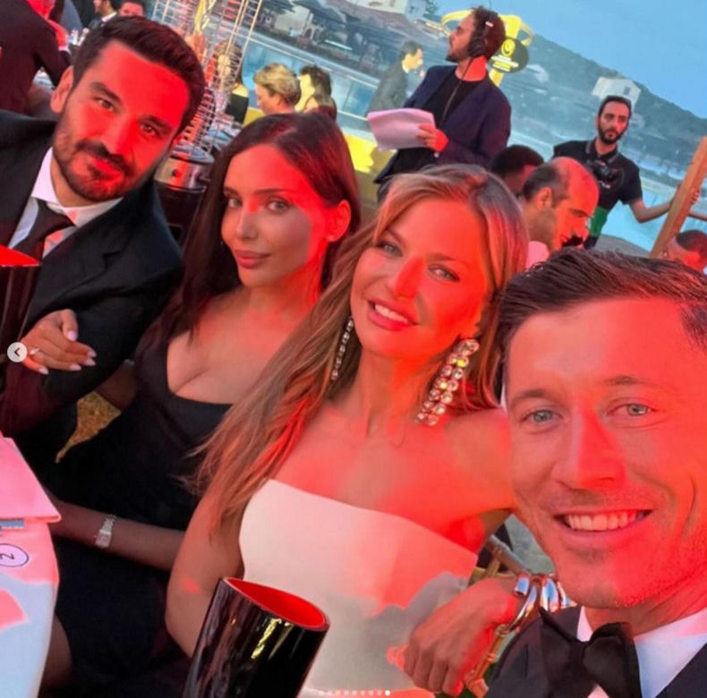 Anna Lewandowska w sukni polskiej marki