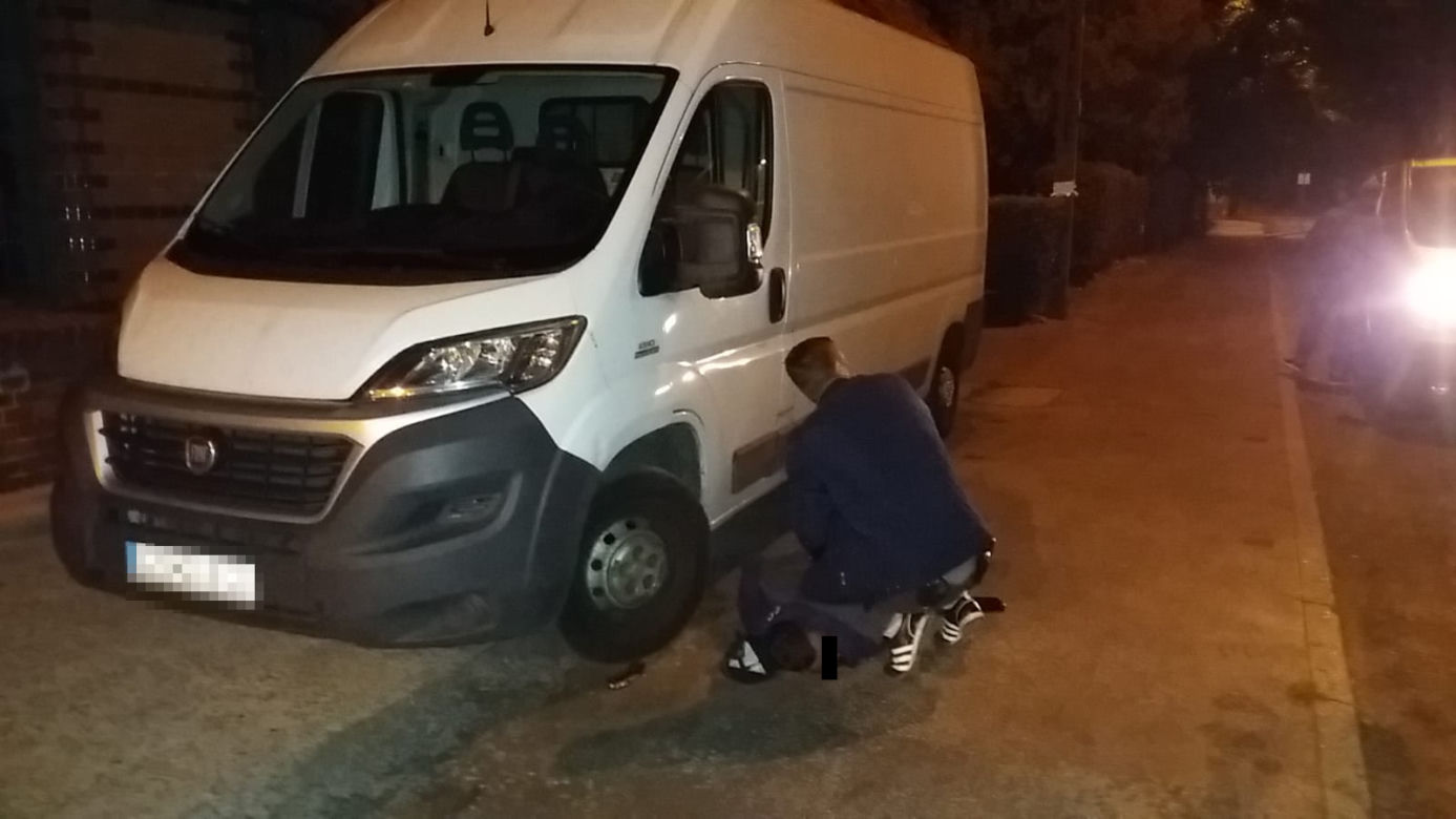 Złodzieje próbowali ukraść trzeci samochód dostawczy w Bydgoszczy. Policja złapała ich na gorącym uczynku! [ZDJĘCIA]
