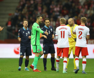 Łukasz Fabiański pożegnał się z reprezentacją Polski! Gorzko płakał, wzruszający gest