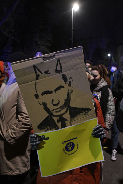 Transparenty na antyrosyjskich protestach