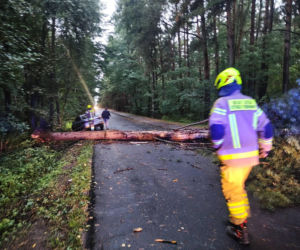 Burze nad Polską. Setki interwencji, tysiące domów bez prądu. IMGW ostrzega. Gdzie będzie najgorzej?