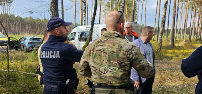 Tajemniczy dron w opolskim lesie. Do akcji wkroczyli kontrterroryści