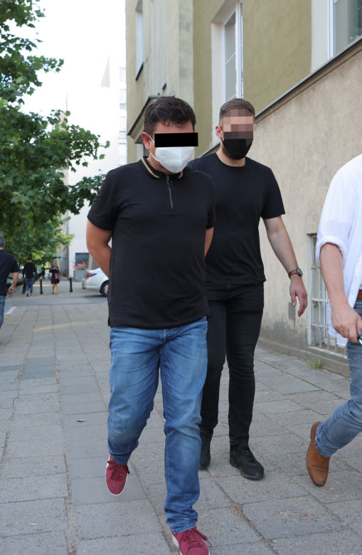 Mariusz. G przez ponad półtora roku ststematycznie wypłacał na swoje konta pieniądze z dzielnicowego budżetu na oświatę 
