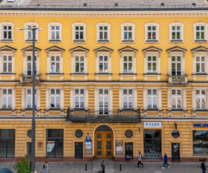 Południowa pierzeja Alej Jerozolimskich w centrum Warszawy