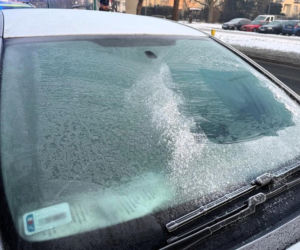 Jazda nieodśnieżonym samochodem jest niedozwolona