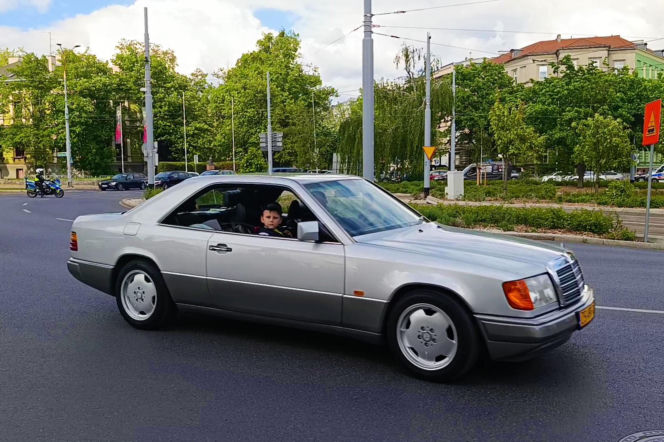 Parada zabytkowych pojazdów w Szczecinie