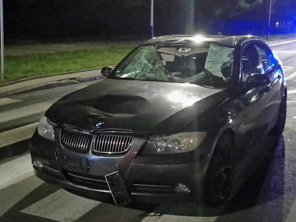 Koszmarny wypadek w Krakowie. Wbiegł wprost pod BMW, zginął na miejscu