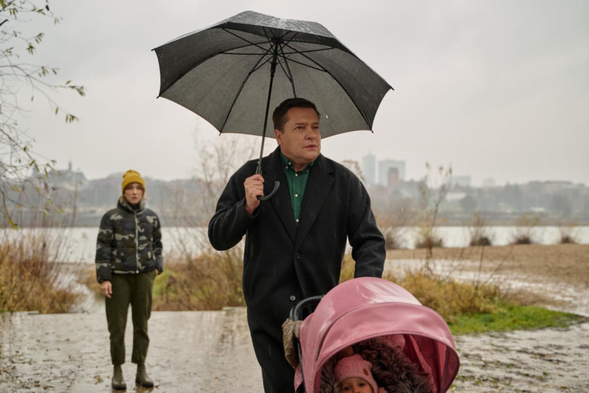 Na Wspólnej odc. 3983. Iga (Lidia Sadowa), Michał (Robert Kudelski), Nadia (Marcelina Sałek)