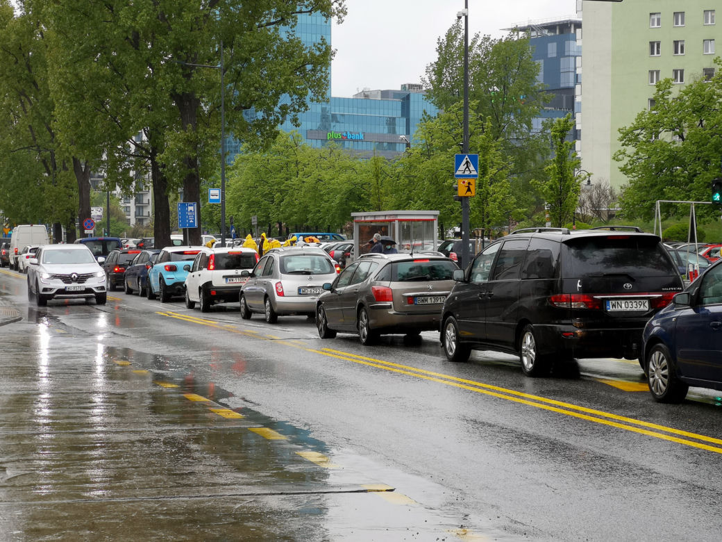 Warszawiacy ruszyli na ulicę! Koniec epidemii?